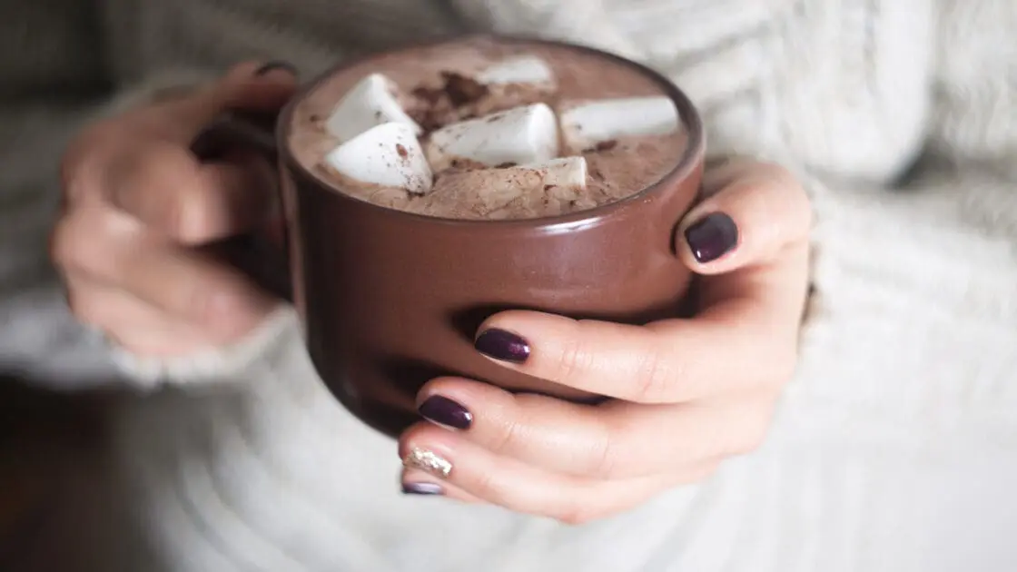 How to Add Chemical-Free Holiday Sparkle to Your Nail Care Routine