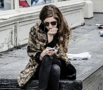 girl texting photo