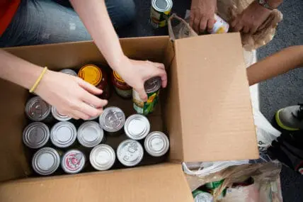 Dear Santa: 10 Things Your Local Food Pantry Really Wants for Christmas