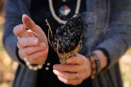 How to Cleanse Your Aura This Summer Using These Expert Tips