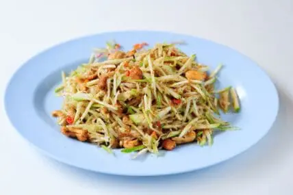 4 Yummy Raw Cabbage Recipes for Meatless Monday (No Kale Allowed!)