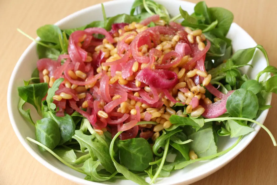 spelt, spinach, arugula salad