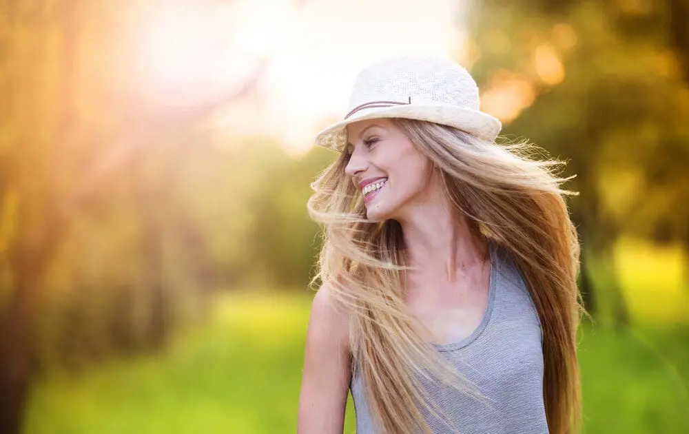 5 Nontoxic Dry Shampoos That Really, Really Work for All Hair Colors