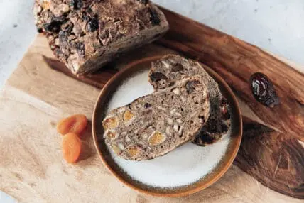 Easy no-knead bread with spelt, fruit and nuts.
