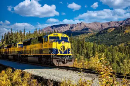 7 Spectacularly Scenic Train Tours to Satisfy Your Wanderlust carol highsmith s america unsplash