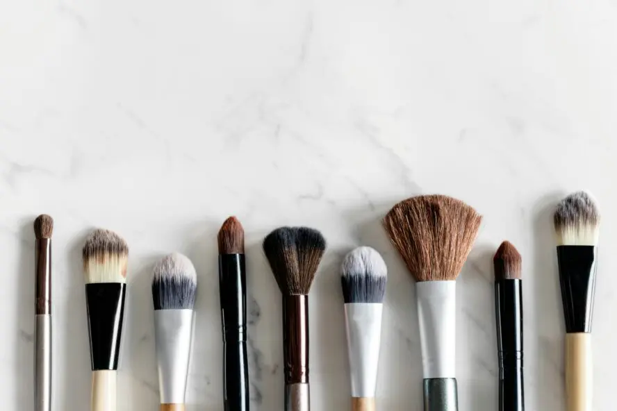 Makeup Brushes Unsplash curated lifestyle 