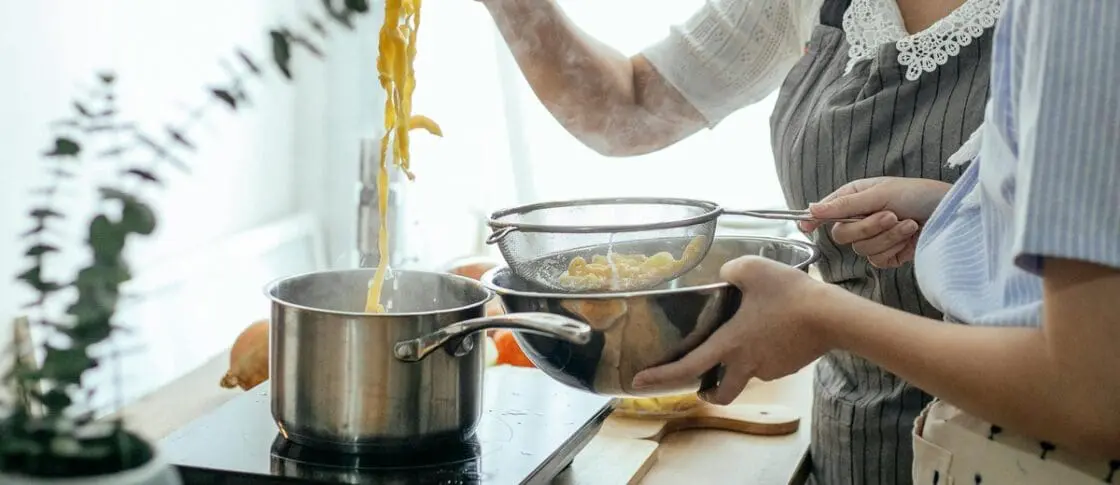 Toxic cookware like stainless steel contains harmful chemicals.