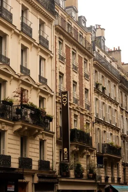 HOY outside Paris hotel for relaxing