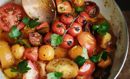 fresh tomatoes and herbs are part of an anti-inflammatory diet that could help prevent alzheimers