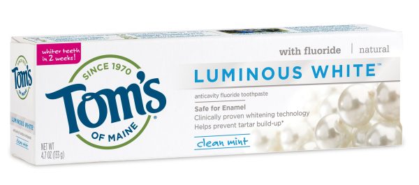 3 Natural and Non-Toxic Products for Your Pearliest Whites