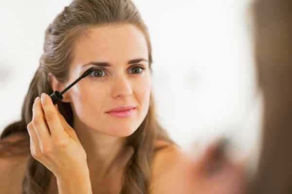 Do Fancy Shmancy Mascara Wands Really Make a Difference?