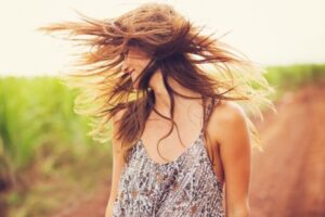 8 Quick Hairstyles That Look Best with Second-Day Hair