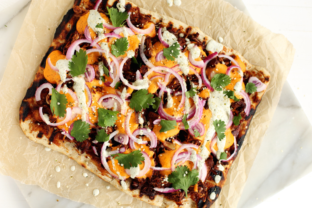 barbecue jackfruit pizza
