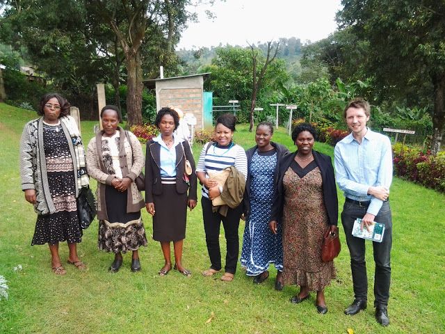 David Finlay with women members of Kabngetuny cooperative