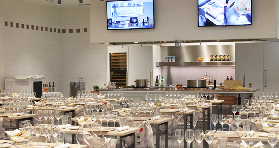 Eataly school and food.