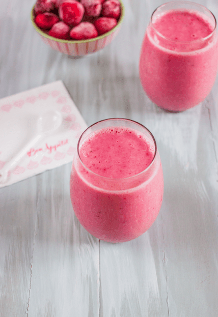 Get Healthy With This Berry Beet Detox Smoothie Recipe