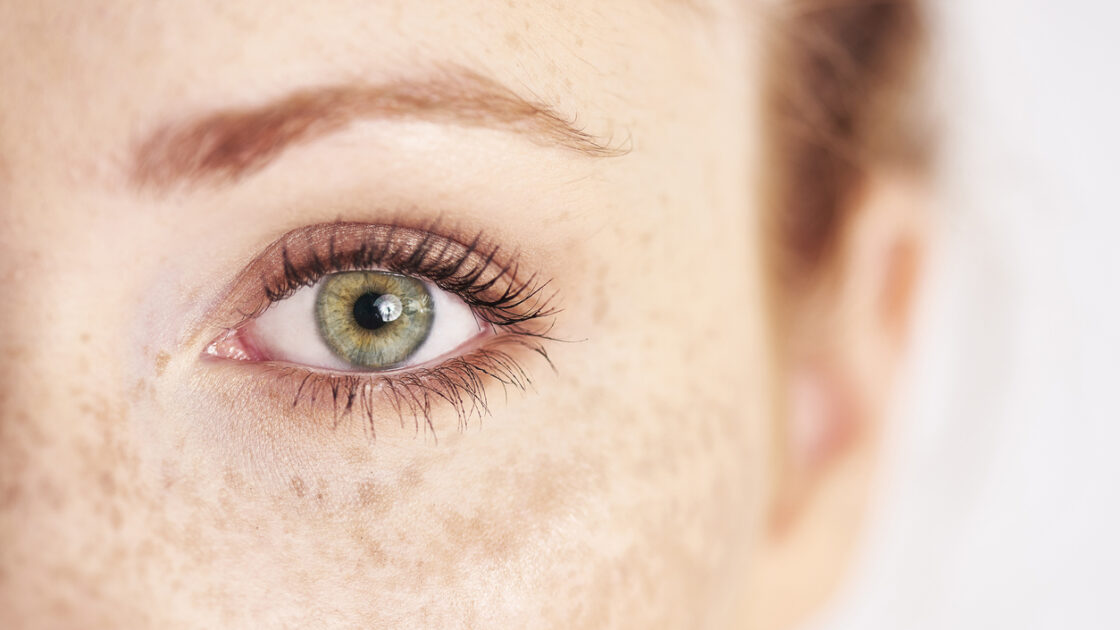 Do Natural Eyelash Growth Serums Actually Work?