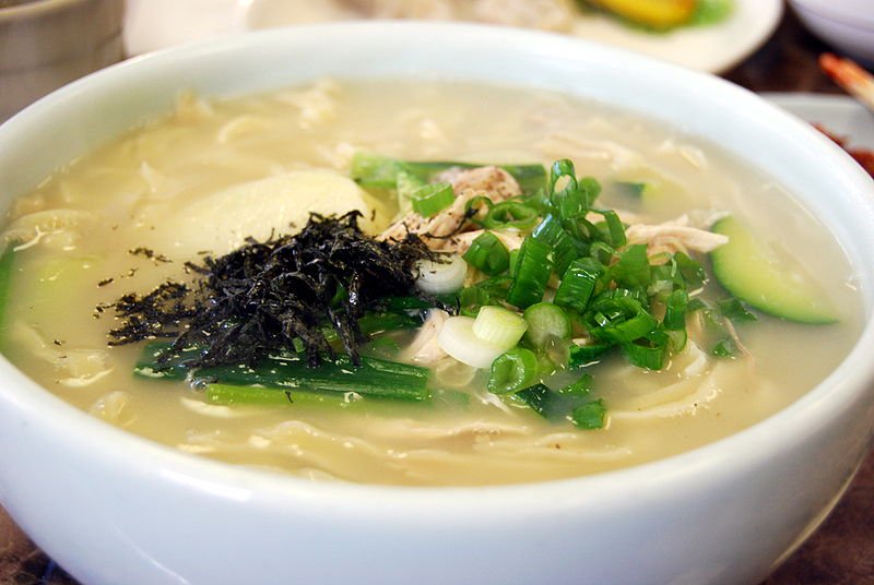 korean nukalguksu noodles