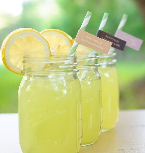 Recipes for the perfect mason jar Summer Cocktails.