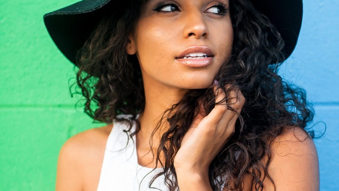 How to treat dry skin and acne naturally at the same time