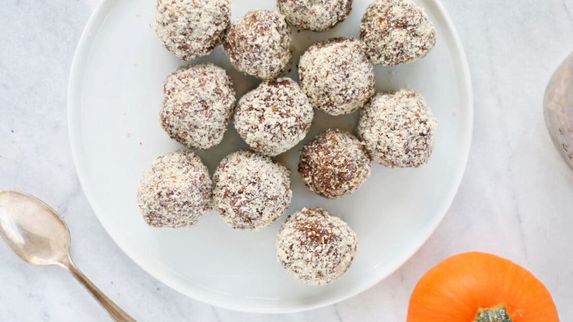 NoBake Pumpkin Balls to Celebrate Pumpkin Spice Everything (Plant