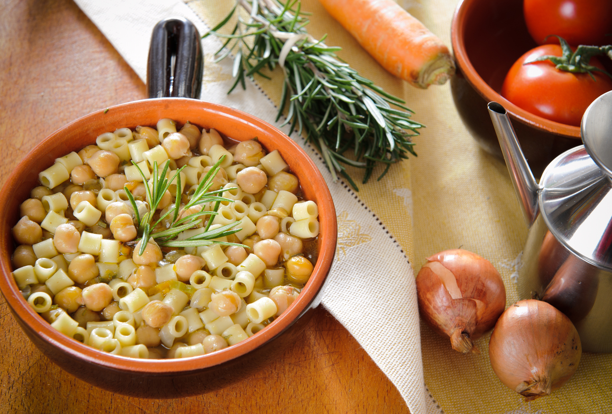 vegetarian chickpea recipes - pasta e ceci