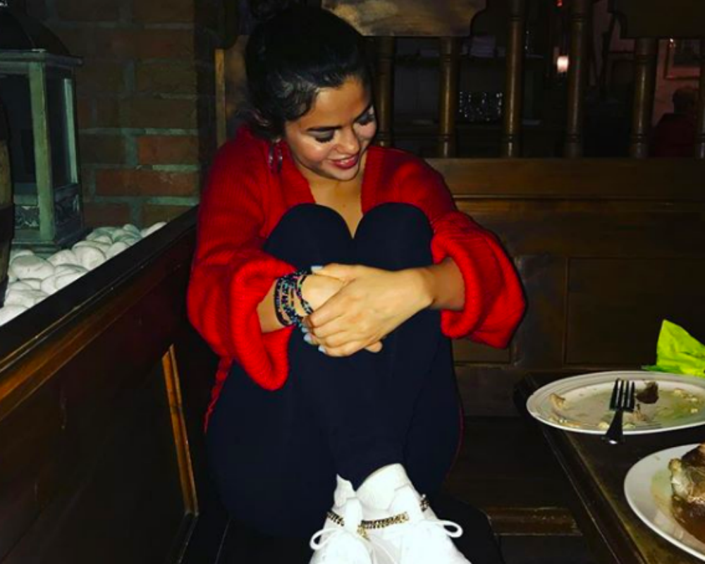 Selena Gomez Walks Wearing Ankle Weights - Should You Do It Too?