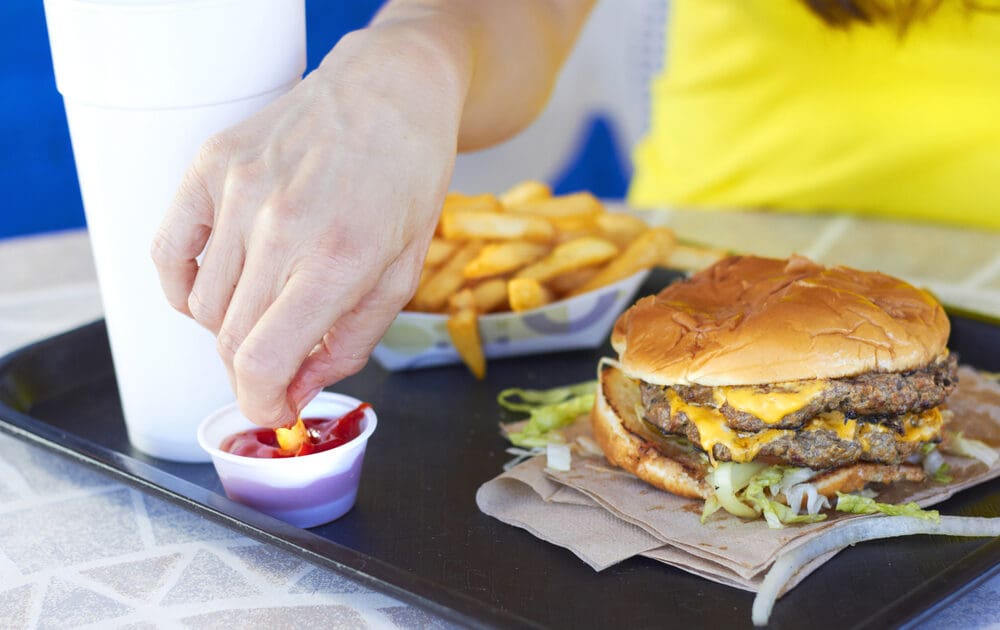 Americans Still Have Bad Eating Habits: Restaurant Spending Overtakes Grocery Sales