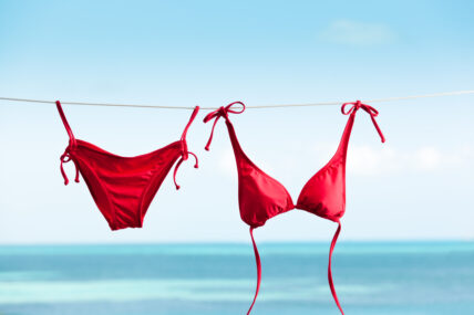 This 2-Ingredient DIY Natural Swimsuit Cleanser Will Save Your Bikini