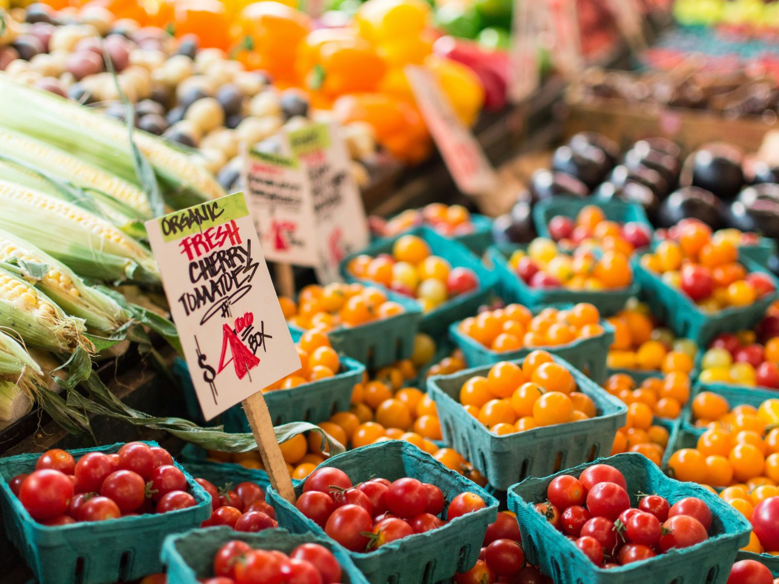Buying Tomatoes, Unsplash