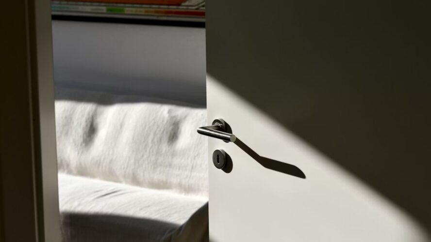 Door Handles Spring Cleaning Unsplash