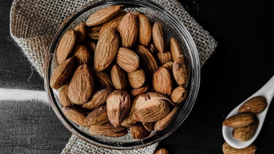 Uses for Whole Almonds Main Unsplash