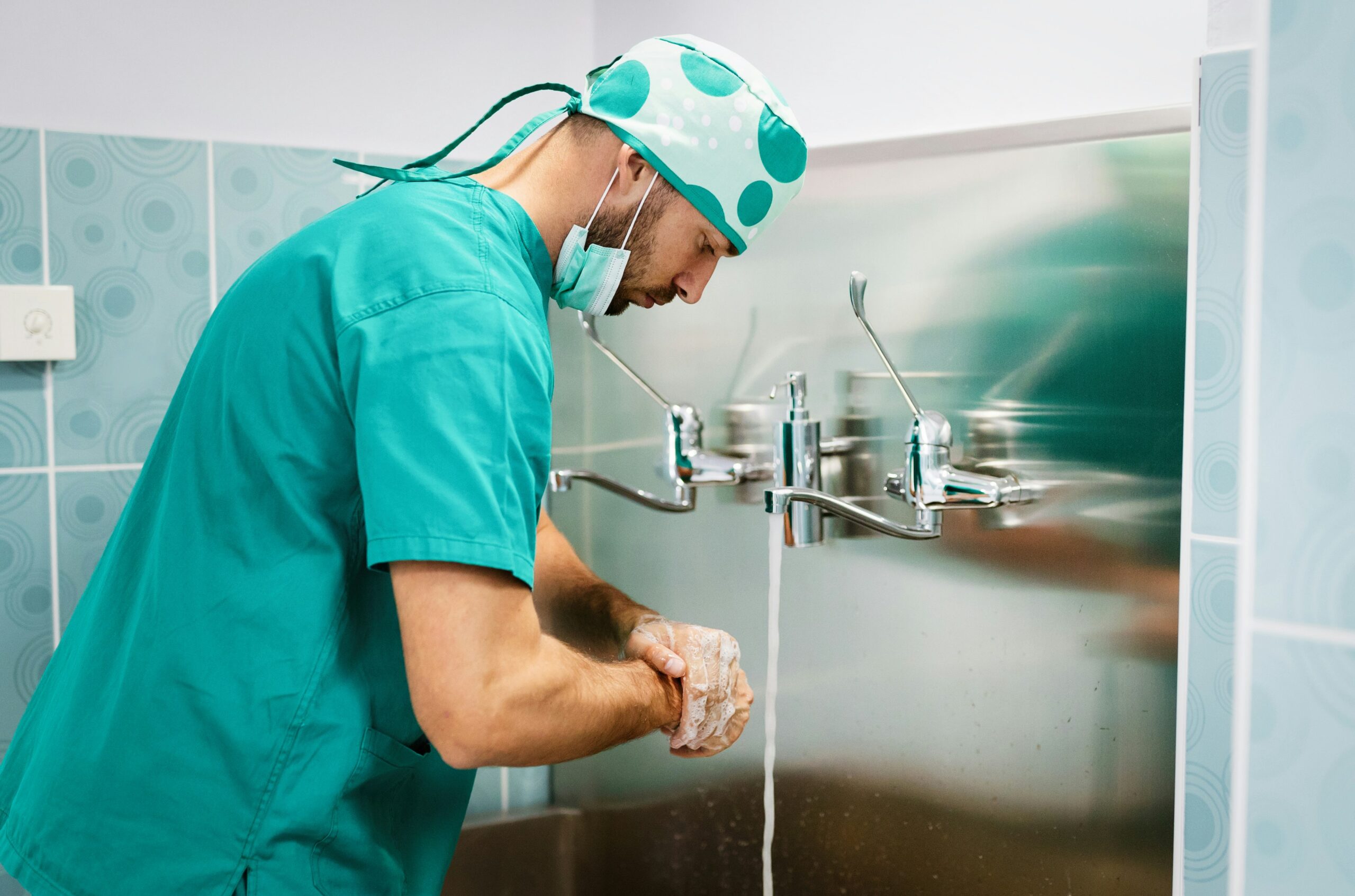 Antibiotic-Resistant 'Superbugs' Show Resistance to Alcohol-Based Sanitizers