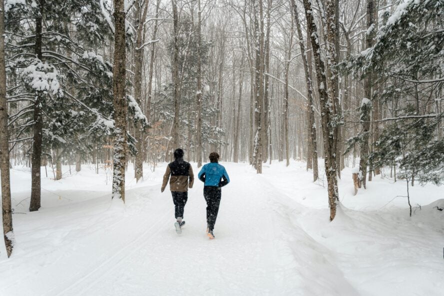 winter running mathias reding unsplash