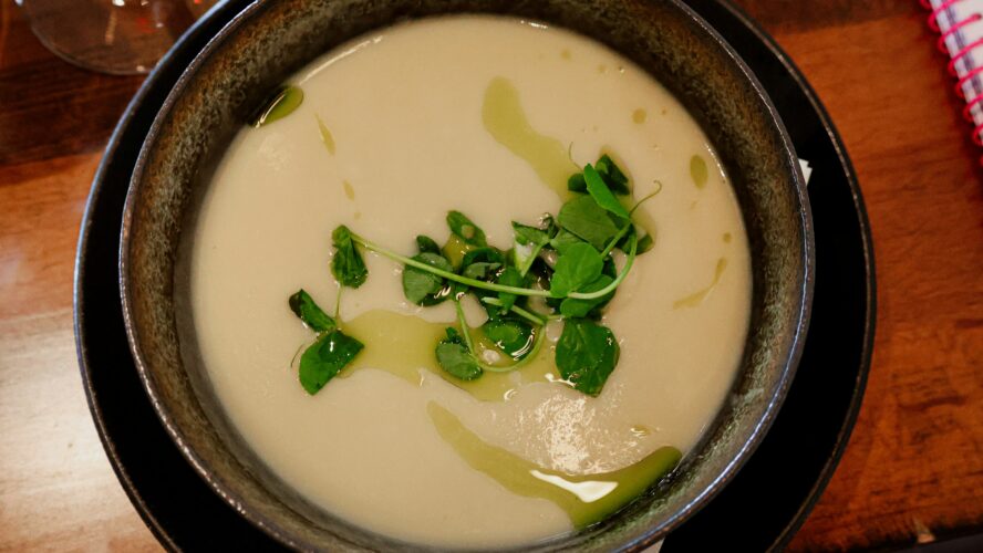 meg von haartman DhCXK1Q1VPk unsplash