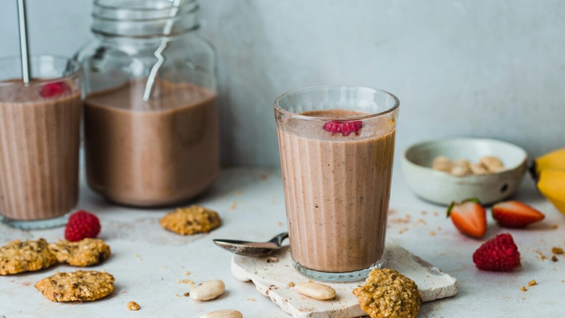 5 High Protein Vegan Snacks to Zap Your Hangry Mood
