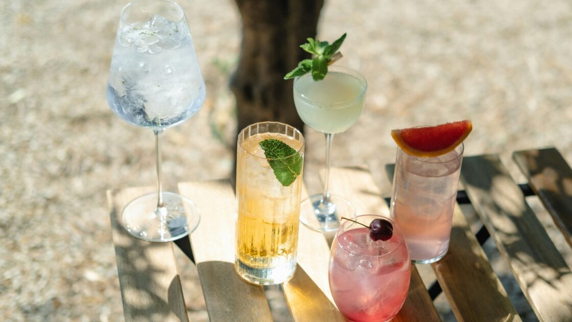image of sustainable cocktails for a boozy brunch