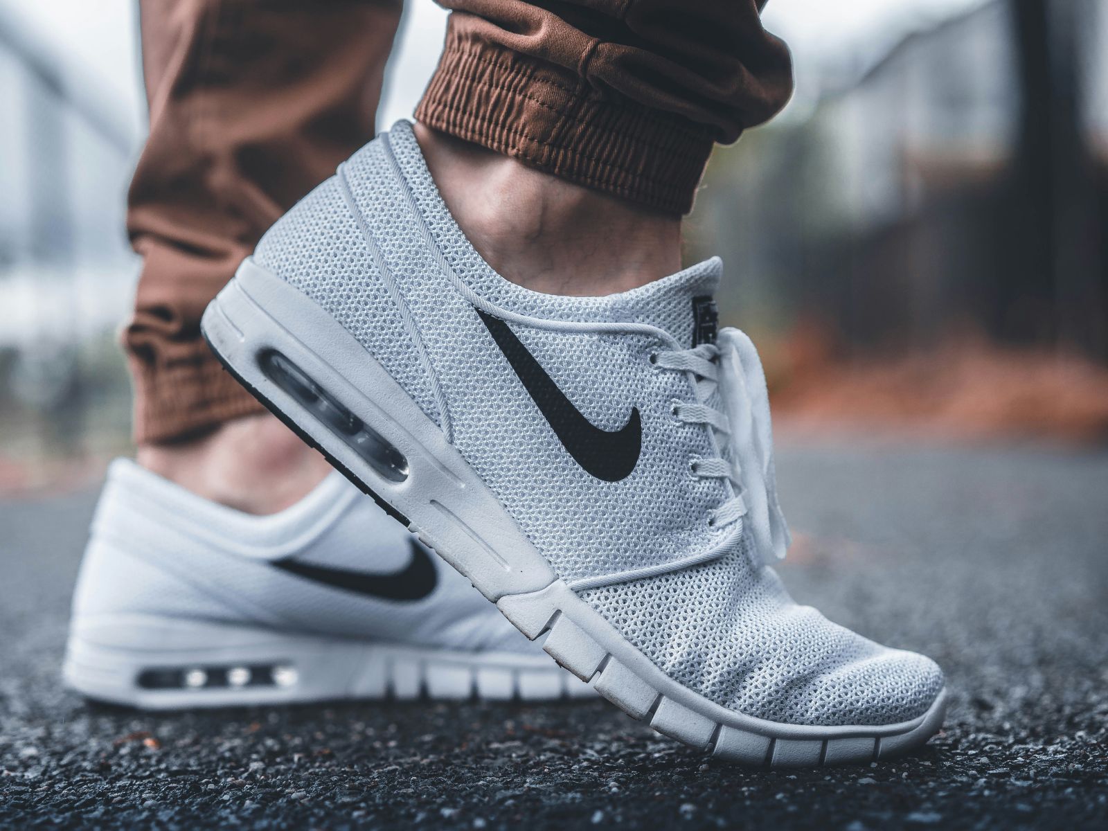 Gait Avoid Joint Damage, Unsplash