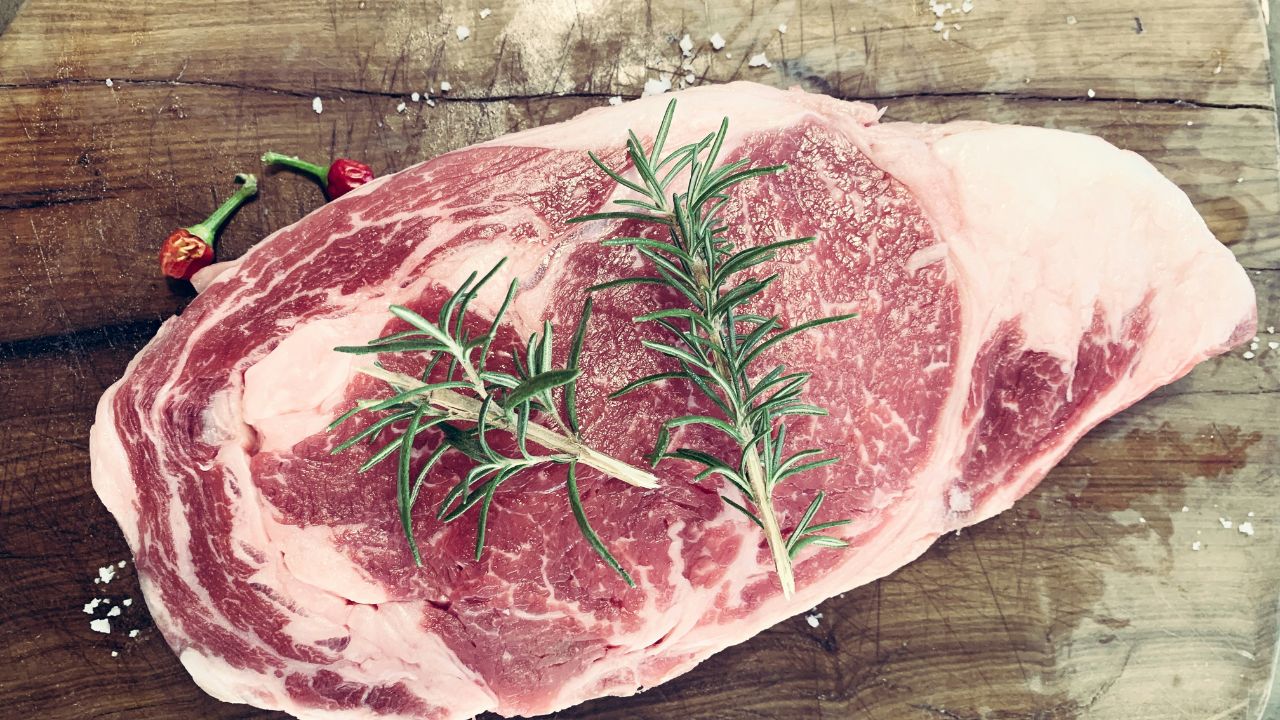 Meat Cut Slow Cooker Tips, Unsplash