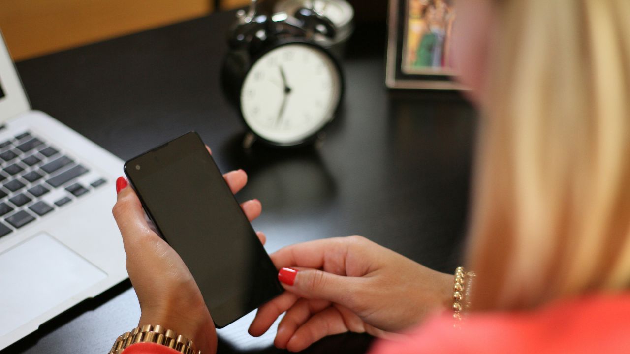 Phone Practice Mindfulness, Unsplash