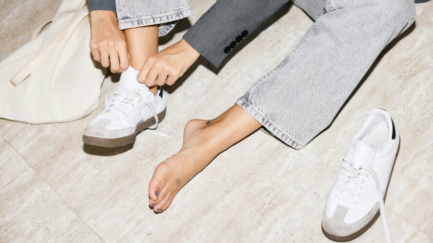 Main Remedies for Dry Cracked Feet, Unsplash
