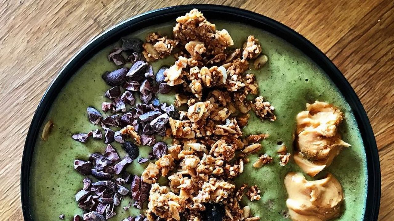 How to Cook Kale, Granola, Unsplash