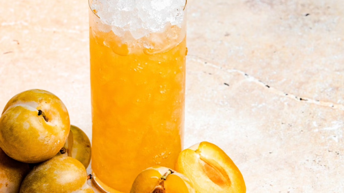 creative cocktail recipes Elderflower Peach Fizz Unsplash