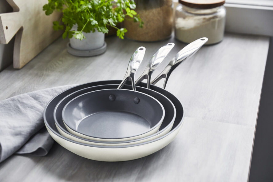 Image of the GreenPan Valencia Pro Ceramic Nonstick Frypan set in cream.