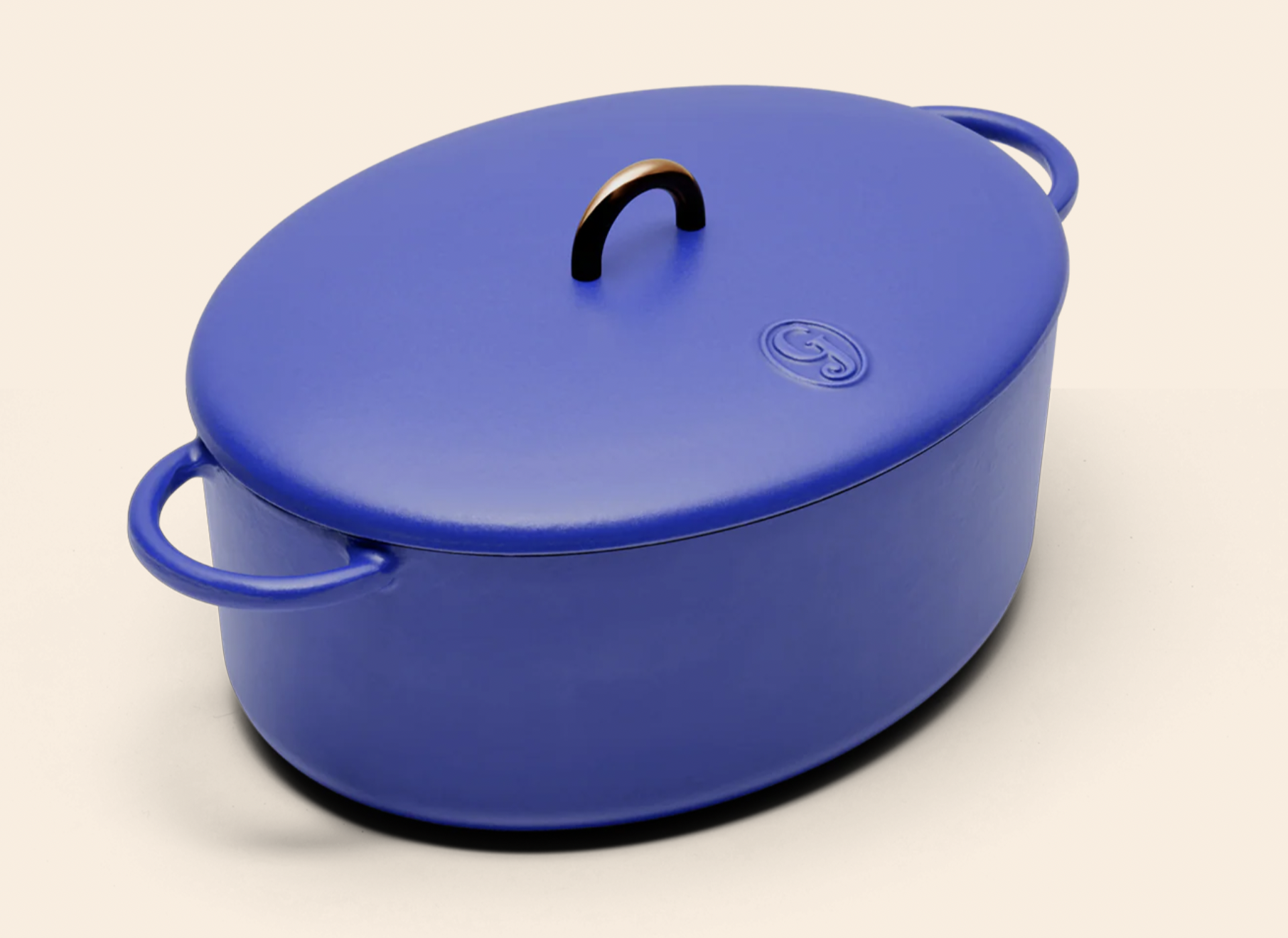 Image of the Great Jones Dutchess Dutch oven in the color Blueberry.
