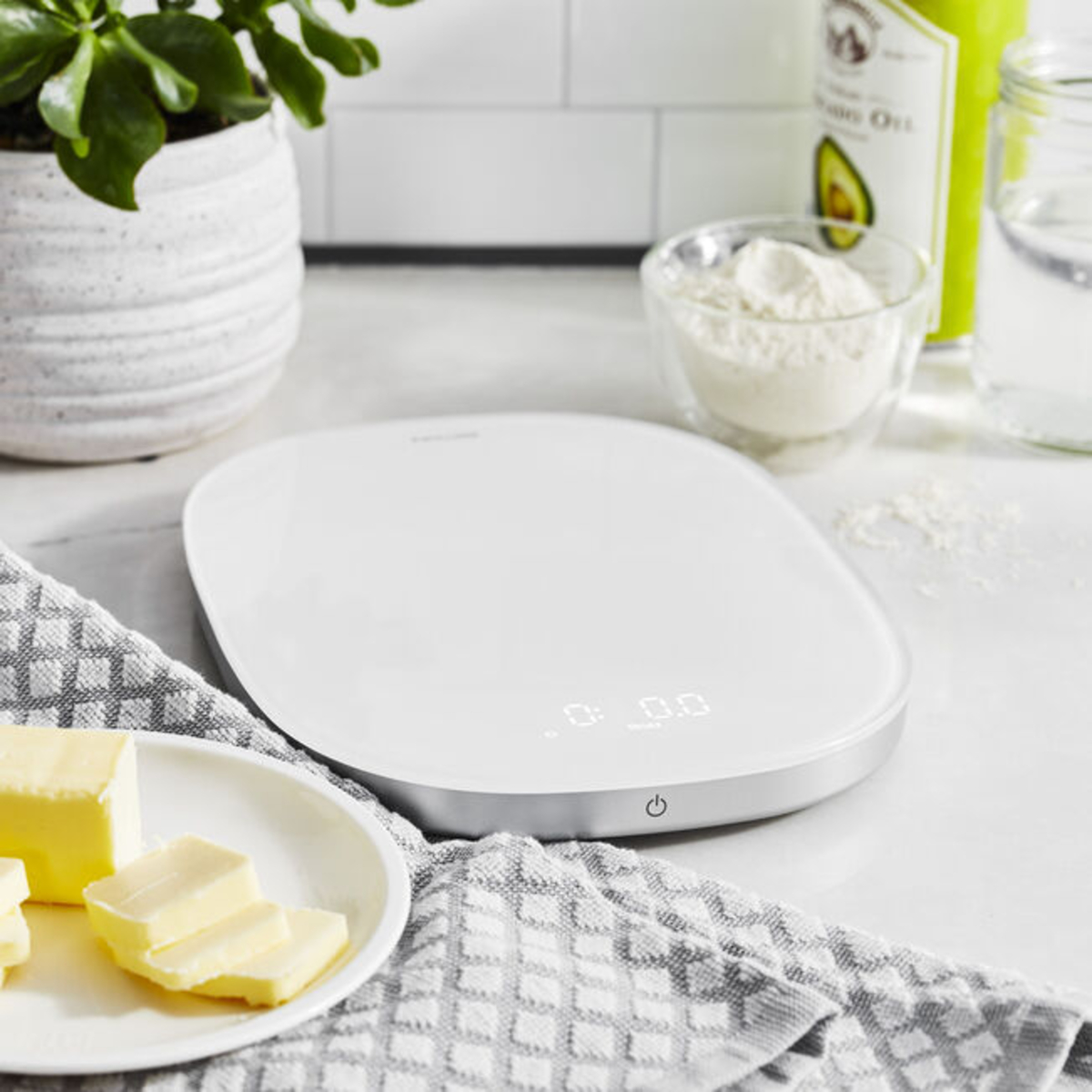Image of the Zwilling digital scale shown on a white background.