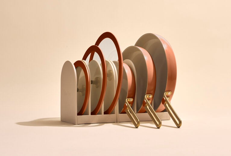 Image of the 8-piece Essentials Pan Trio set including storage.