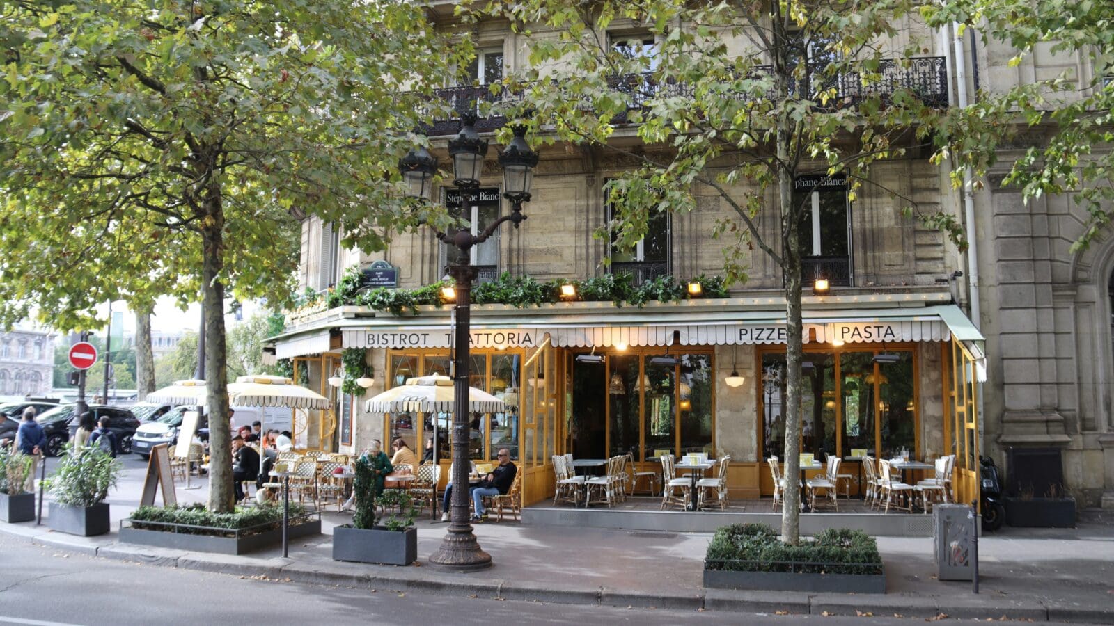 What Do French People Eat That Keeps Them Healthy? Live Microbes